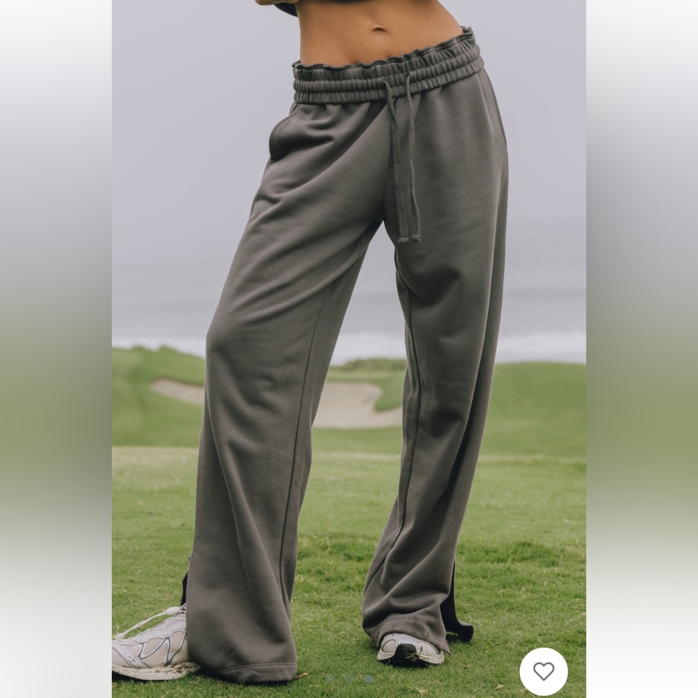 NWT Daily Drills Fleece wide leg sweat pants, vintage black sz M/L.